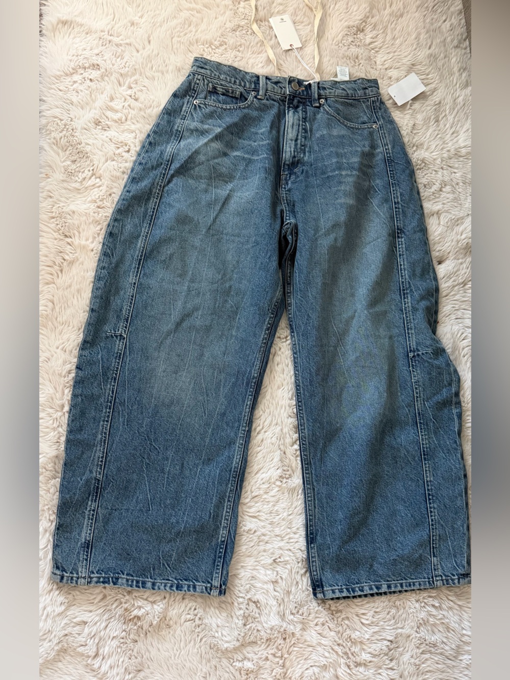 Good American Washed Blue Wide Leg Jeans - Picture 3 of 10